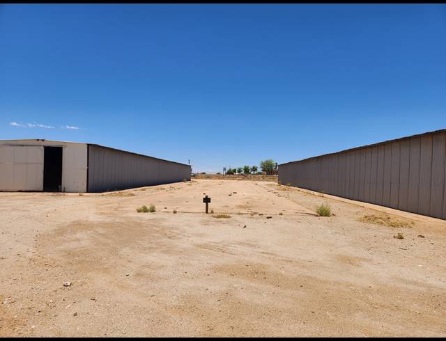 730M² STORAGE UNIT FOR SALE IN KANONEILAND